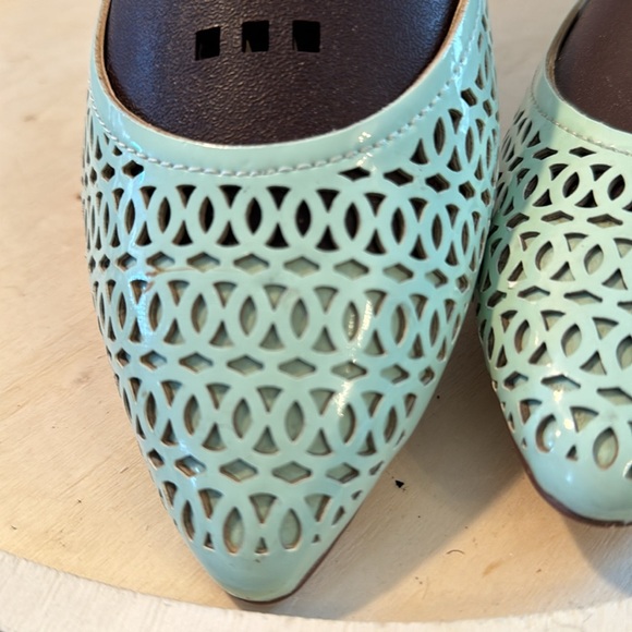 Just Fab Shanny Pointy Toe Flats - Picture 6 of 8